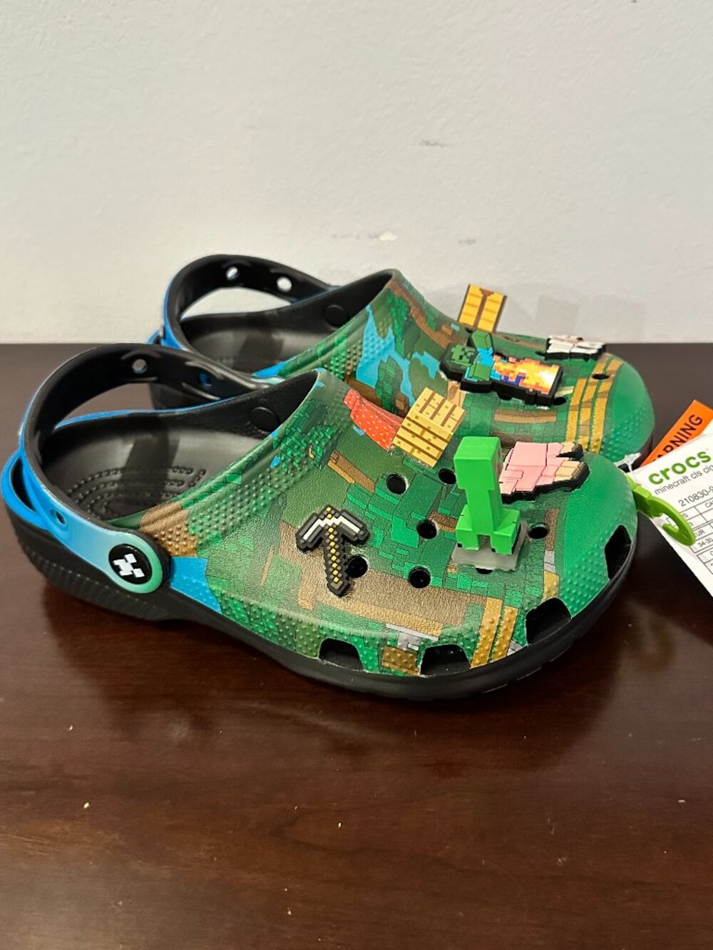 New Crocs Kids Minecraft Classic Clog Multi Size J3 Casual Sandals 210830-90H
